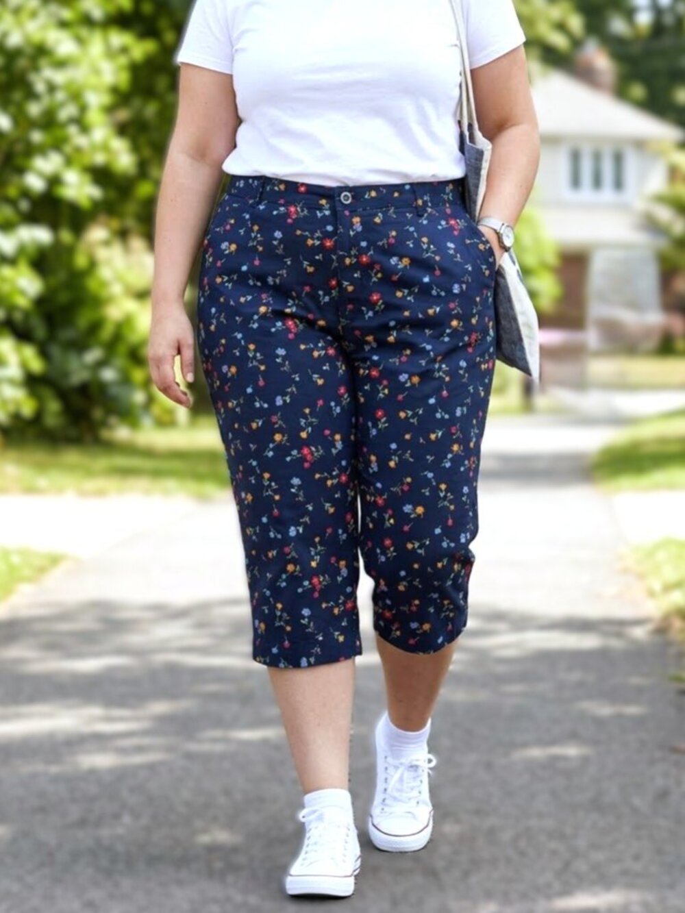 ST. JOHN'S BAY Secretly Slender Mid-Rise Capri Pants. Plus Size 18W